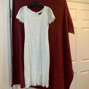 NEW -- White Lace Dress by Roz & Ali - Size 8